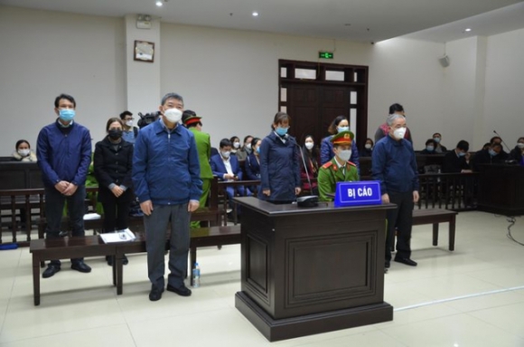 2 Moc Ngoac Thoi Gia Phau Thuat Cuu Giam Doc Benh Vien Bach Mai Nguyen Quoc Anh Hau Toa