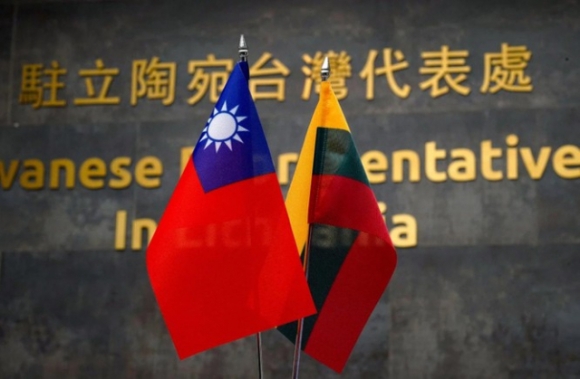 2 Lithuania Bi Trung Quoc Bat Nat Ghe Gom Eu Tang Toc Phat Trien Vu Khi Chong De Doa Thuong Mai
