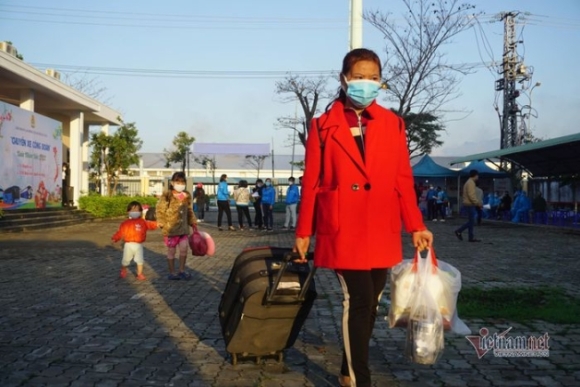 2 Chuyen Xe 0 Dong Dua Hon 2000 Cong Nhan O Da Nang Ve Que An Tet