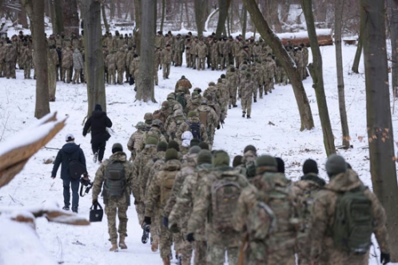 2 Nga Noi Ukraine Dang Don Quan Khong Lo Chuan Bi Tan Cong Donbass