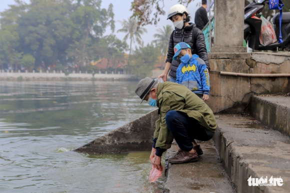 4 Chua Den Ngay Ong Tao Nhieu Nguoi Ha Noi Da Tha Ca Chep