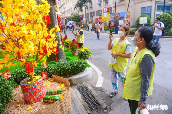 11 Duong Hoa Xuan Cho Benh Nhan O Benh Vien Cho Ray
