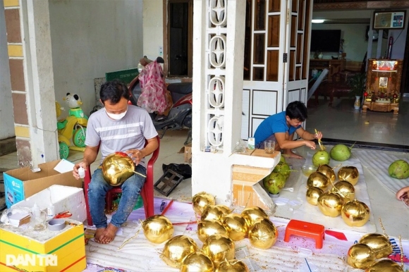 2 Dua Dat Vang 24k In Hinh Linh Vat Ho Hang Doc Choi Tet Dai Gia San Lung