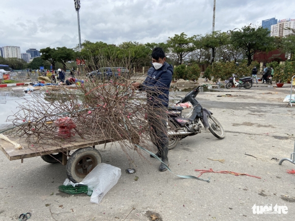 1 Chieu Cuoi Cung Nam Tan Suu Cac Diem Ban Dao Quat Lan O Ha Noi E Khach Hoa Bo Dat Hang