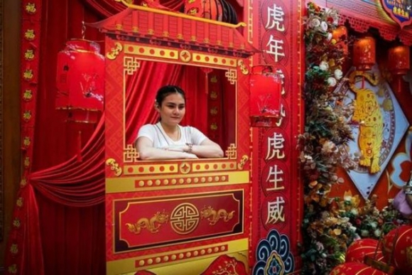 12 Hinh Anh Nguoi Dan Cac Nuoc Tung Bung Don Tet Nham Dan