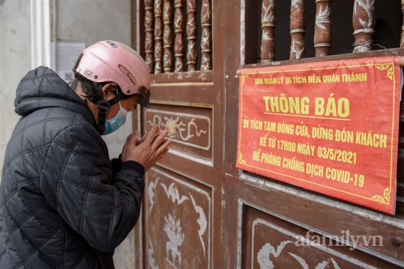 2 Ha Noi Nguoi Dan Toi Chua Vai Vong Cau Binh An Trong Ngay Mung 1 Tet
