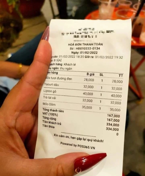 1 Di Uong Ca Phe Ngay Tet Khach Hoang Mang Tot Do Khi Thay Quan Thu Vat Toi 100 Dan Mang Dong Loat Goi Ten Tong Cuc Thue