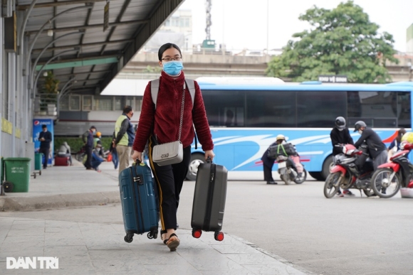 4 Nguoi Dan Linh Kinh Do Dac Tro Lai Thu Do Trong Chieu Mung 4 Tet