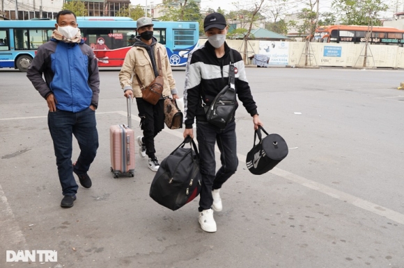 6 Nguoi Dan Linh Kinh Do Dac Tro Lai Thu Do Trong Chieu Mung 4 Tet