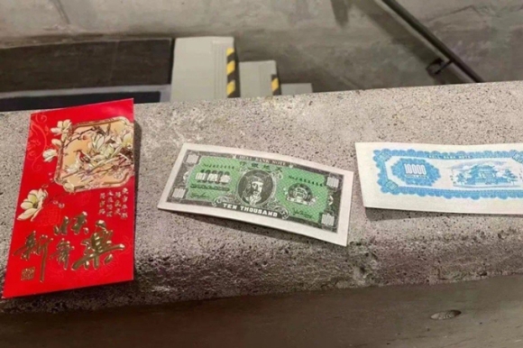 1 Dai Hoc O Canada Phat Bao Li Xi Chua Tien Am Phu Cho Sinh Vien