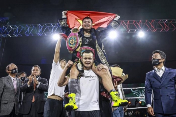 1 Co Be Ban Ve So Vo Dich Boxing The Gioi Va Tran Danh Doi Doi