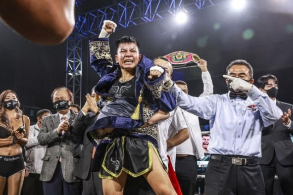 4 Co Be Ban Ve So Vo Dich Boxing The Gioi Va Tran Danh Doi Doi
