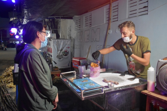 6 Tet Viet Voi Nhung Du Khach Nga O Nha Trang