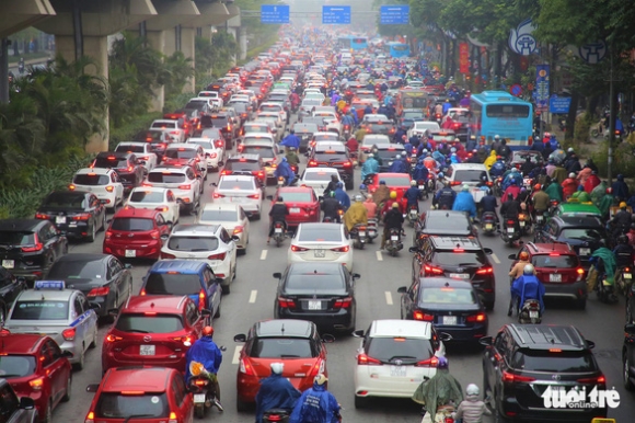 1 Ha Noi Ngay Dau Tro Lai Lam Viec Sau Nghi Tet Thua Vang Nguoi Dan Den Lam Thu Tuc