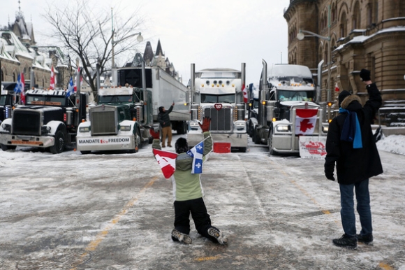 1 Thu Do Canada Te Liet Vi Tai Xe Bieu Tinh