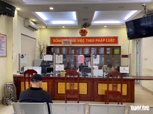 3 Ha Noi Ngay Dau Tro Lai Lam Viec Sau Nghi Tet Thua Vang Nguoi Dan Den Lam Thu Tuc