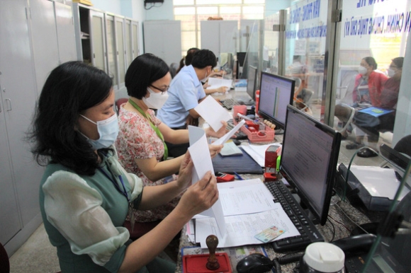 3 Tphcm Nhieu Nguoi Dan Di Lam Thu Tuc Ngay Lam Viec Dau Nam