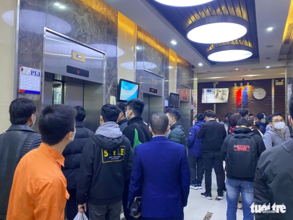 6 Ha Noi Ngay Dau Tro Lai Lam Viec Sau Nghi Tet Thua Vang Nguoi Dan Den Lam Thu Tuc