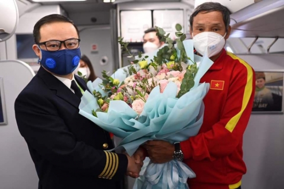 17 Hlv Mai Duc Chung Luc Nay Toi Muon Ve Nha Om Ba Xa Mot Cai 