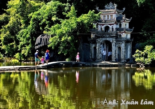 3 Dau Nam Chiem Bai Nhung Ngoi Den Chua Noi Tieng Linh Thieng O Ninh Binh