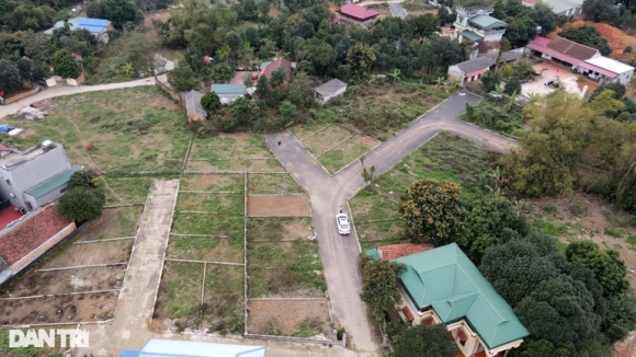 1 Can Canh Hang Loat Khu Dat Phan Lo Ban Nen Tien Ty Bo Hoang O Ven Do