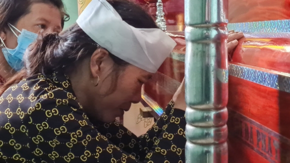 2 Nam Sinh Vien Nguyen Van Nghia Ve Nha Dam Tang Dam Nuoc Mat