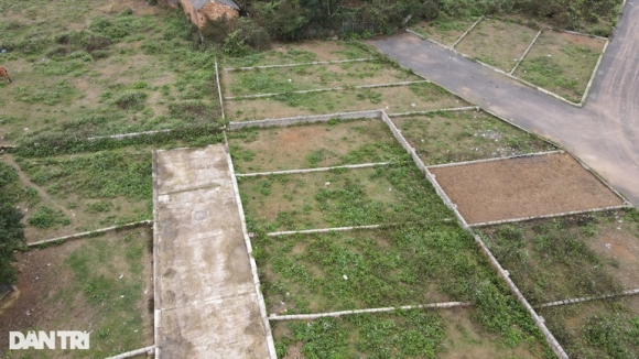 3 Can Canh Hang Loat Khu Dat Phan Lo Ban Nen Tien Ty Bo Hoang O Ven Do