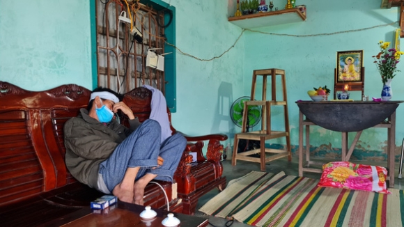4 Nam Sinh Vien Nguyen Van Nghia Ve Nha Dam Tang Dam Nuoc Mat