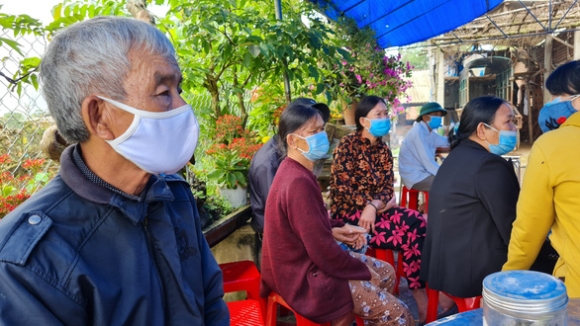 9 Nam Sinh Vien Nguyen Van Nghia Ve Nha Dam Tang Dam Nuoc Mat