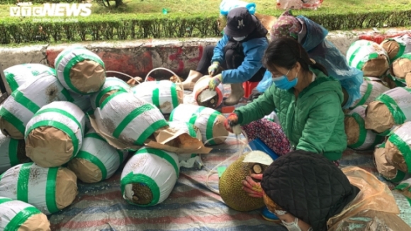 1 Nghe La Hai Ra Tien O Cua Khau Lang Son