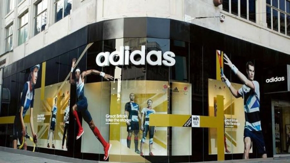 1 Nguoi Trung Quoc Khong Con Chuong Nike Adidas