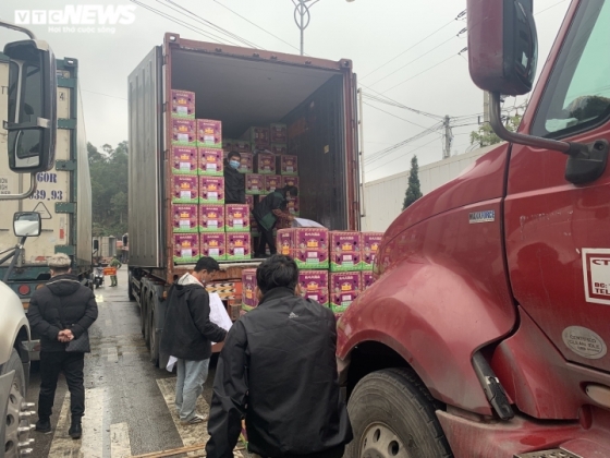 9 Nghe La Hai Ra Tien O Cua Khau Lang Son