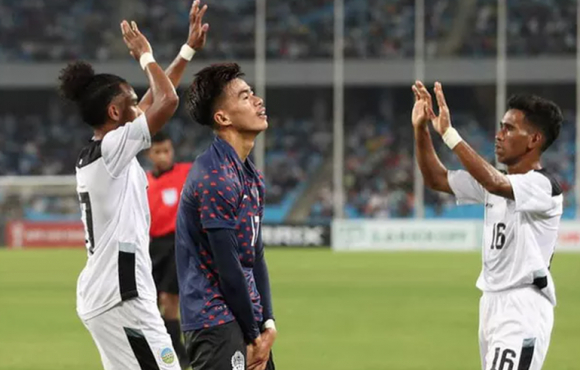 1 Con Dia Chan Xuat Hien Chieu Duoi Vuon Minh O Bong Da Dong Nam A