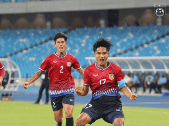 3 Con Dia Chan Xuat Hien Chieu Duoi Vuon Minh O Bong Da Dong Nam A