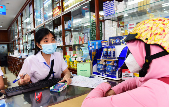1 Nguoi Dan Tphcm Bat Dau Mua Thuoc Khang Virus Nhung Khong Biet Cac Quy Dinh Bat Buoc