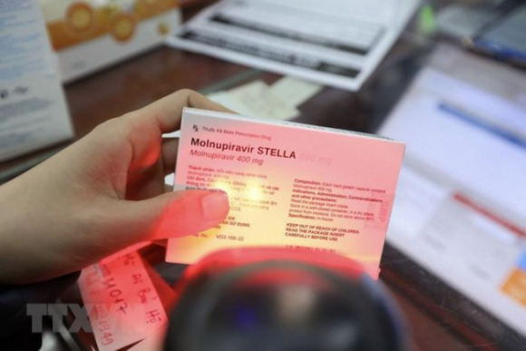 4 Hinh Anh Ngay Dau Ban Thuoc Molnupiravir Dieu Tri Covid 19
