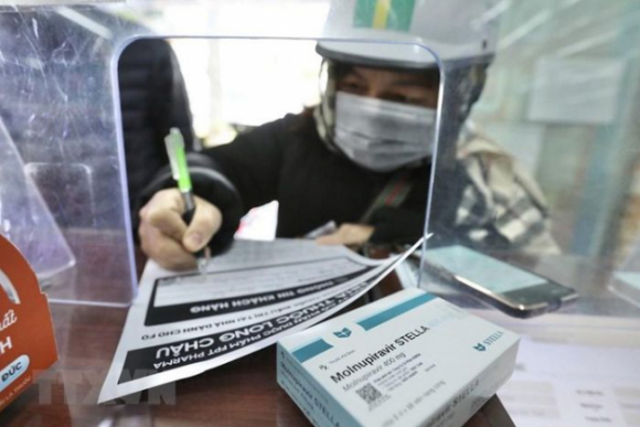 5 Hinh Anh Ngay Dau Ban Thuoc Molnupiravir Dieu Tri Covid 19