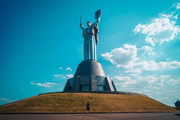 1 Can Canh Tuong Dai Khong Lo Cua Lien Xo Giua Long Ukraine