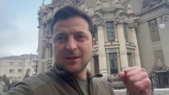 1 Zelensky Thach Thuc Noi Se O Lai Kyiv Khi Nga Tan Cong