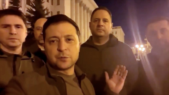 2 Zelensky Thach Thuc Noi Se O Lai Kyiv Khi Nga Tan Cong