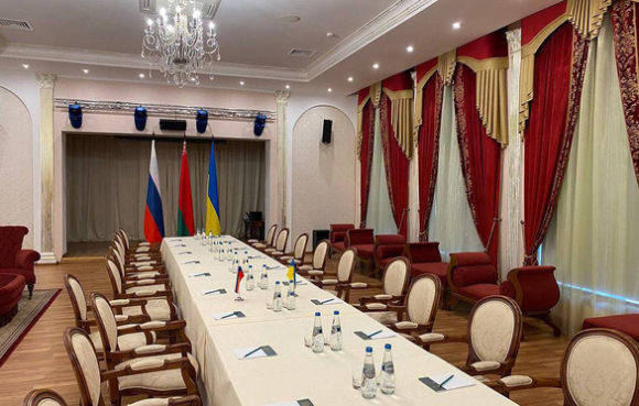 1 Nga   Ukraine Ngoi Vao Ban Dam Phan