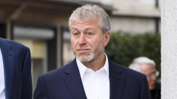 1 Abramovich Can Nhac Ban Chelsea