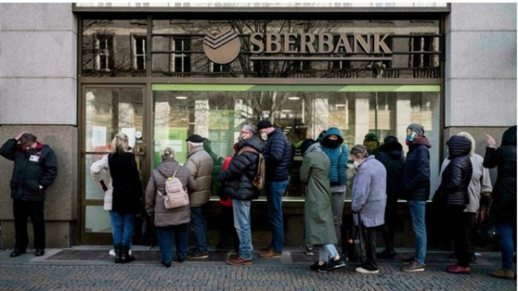 1 Ngan Hang Sberbank Cua Nga Chi Nhanh Chau Au Dung Truoc Nguy Co Pha San
