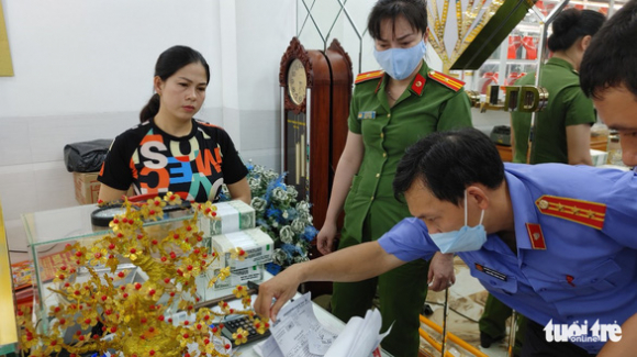 2 Tiem Vang Phuoc Nguyen Khong Xuat Hoa Don Khong Ke Khai Nop Thue Hon 10000 Ti Dong