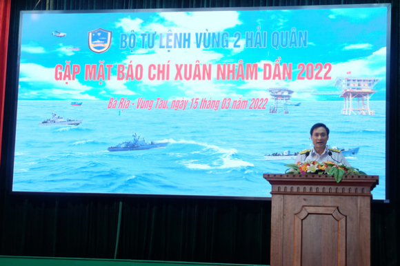 2 Bo Tu Lenh Vung 2 Hai Quan Gap Mat Bao Chi Dau Nam 2022