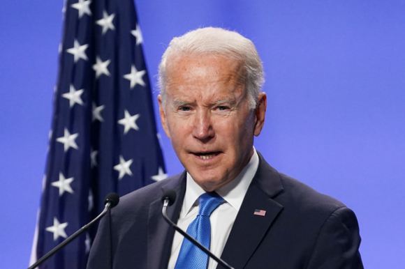 1 Nga Ap Lenh Cam Nhap Canh Voi Tong Thong Biden Va 12 Nguoi My