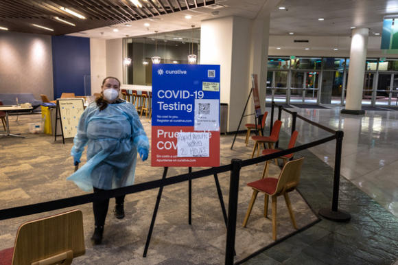 2 Hang Trieu Nguoi My Doi Mat Voi Hoa Don Dieu Tri Covid 19 Khung