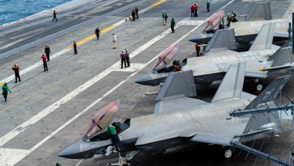 2 Chien Dau Co Hien Dai Cua My Trung Quoc Cham Tran Tren Bien Hoa Dong