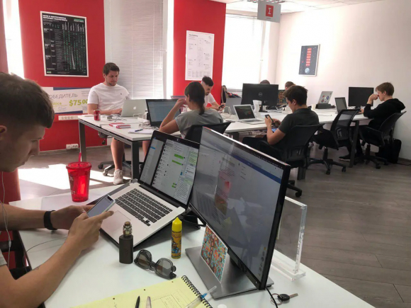 2 Chuyen Nhung Nhan Tai Cong Nghe Roi Bo Nuoc Nga