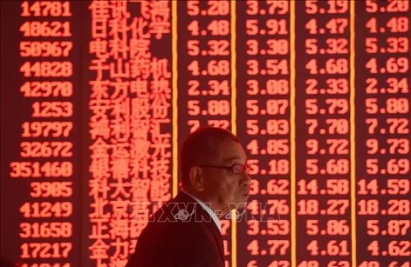 1 Cac Nha Dau Tu Rut Von Khoi Trung Quoc Voi Quy Mo Chua Tung Co Tien Le